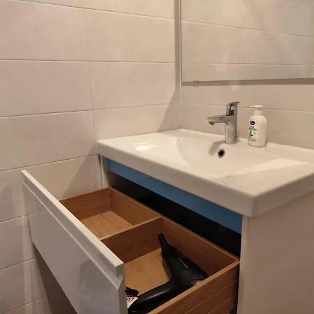 Apartment New 5-minute Walk To And Station