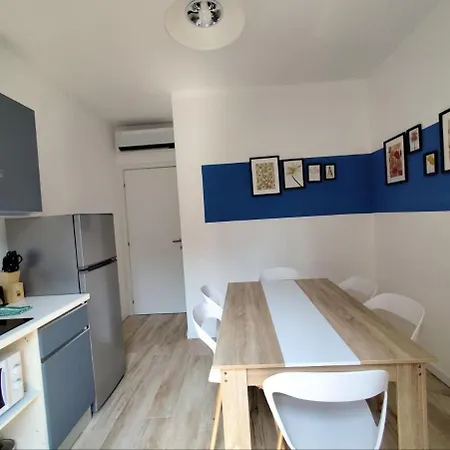 Apartment New 5-minute Walk To And Station